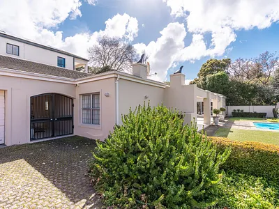 4 Bedroom House For Sale in Cape Town - Pkt8.webp