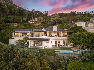 6 Bedroom House For Sale in Cape Town - img