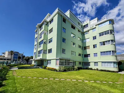 2 Bedroom Apartment For Sale in Cape Town - XFo6.webp