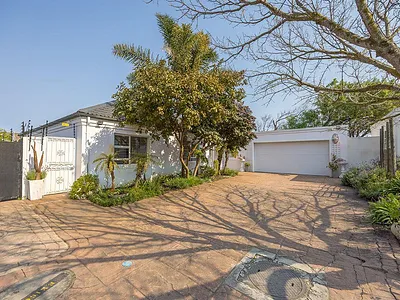 4 Bedroom House For Sale in Blouberg - LzWz.webp