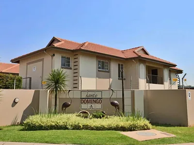 2 Bedroom Townhouse For Sale in Benoni - 8xG1.webp