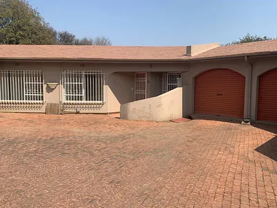 3 Bedroom Townhouse For Sale in Benoni - gPzr.webp