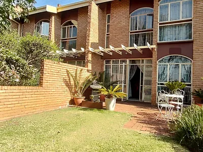 3 Bedroom Apartment For Sale in Boksburg - V0i9.webp