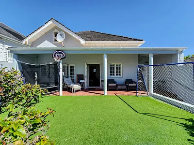 3 Bedroom House For Sale in Cape Town - ZK9l.webp