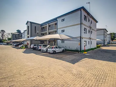 2 Bedroom Apartment For Sale in Benoni - 8hip.webp