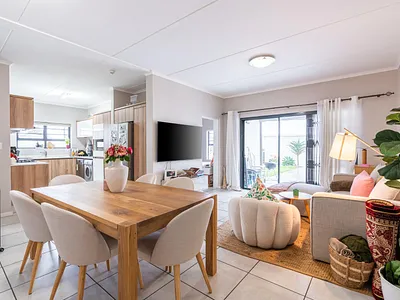 3 Bedroom Apartment For Sale in Milnerton - 9xc5.webp