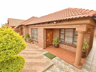 3 Bedroom House For Sale in Daveyton, Benoni - mww1.webp