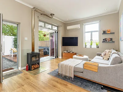 2 Bedroom House To Rent in Cape Town - uF84.webp