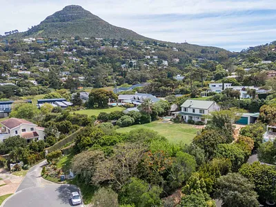 3 Bedroom House For Sale in Hout Bay - vLFB.webp