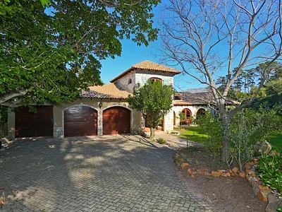 5 Bedroom House For Sale in Hout Bay - wAev.webp