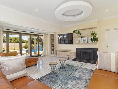 4 Bedroom House For Sale in Milnerton - S7x0.webp