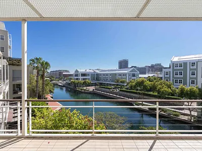 2 Bedroom Apartment For Sale in Cape Town - 5pQJ.webp