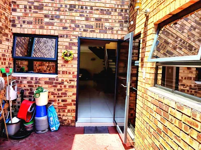 3 Bedroom Townhouse For Sale in Benoni - img