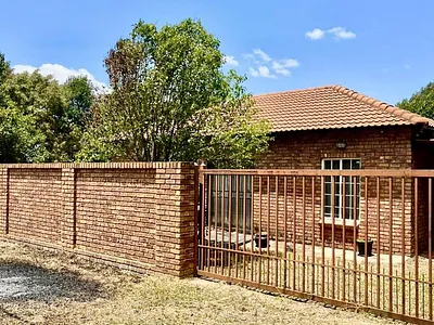 3 Bedroom House For Sale in Nigel - Zvvv.webp