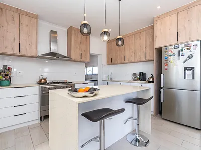 4 Bedroom House For Sale in Blouberg - vSR3.webp