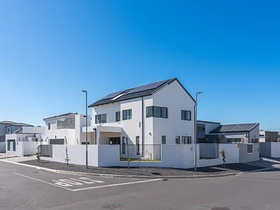 4 Bedroom House For Sale in Blouberg - w1ZZ.webp