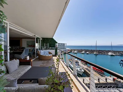 2 Bedroom Apartment For Sale in Cape Town - 4g4H.webp