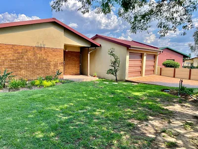 3 Bedroom House For Sale in Boksburg - ZLad.webp