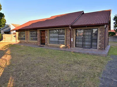 2 Bedroom House For Sale in Benoni - h8Q0.webp