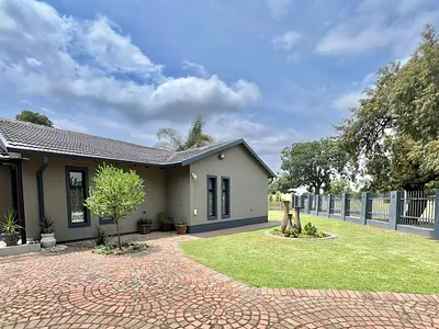 3 Bedroom House For Sale in Boksburg - C8VB.webp