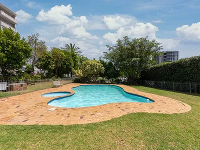 1 Bedroom Apartment For Sale in Cape Town - uJGN.webp