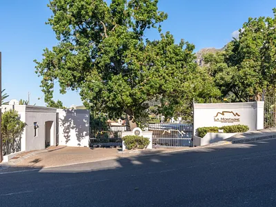 2 Bedroom Apartment For Sale in Cape Town - S1p9.webp