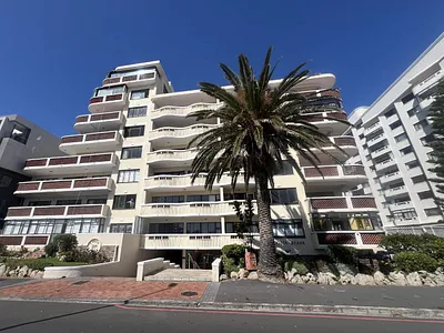 2 Bedroom Apartment To Rent in Cape Town - HlPt.webp
