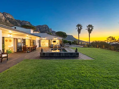 6 Bedroom House For Sale in Cape Town - eV6e.webp