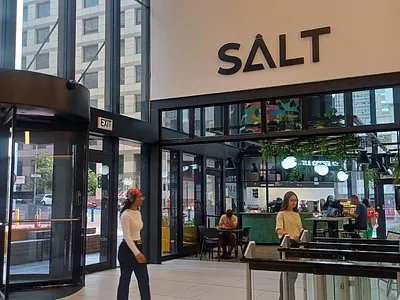 Commercial Property To Rent in Cape Town - 8FGn.webp