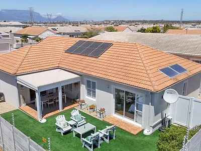 3 Bedroom House For Sale in Blouberg - e7Qq.webp