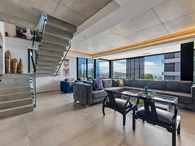 3 Bedroom Apartment For Sale in Cape Town - tNmO.webp