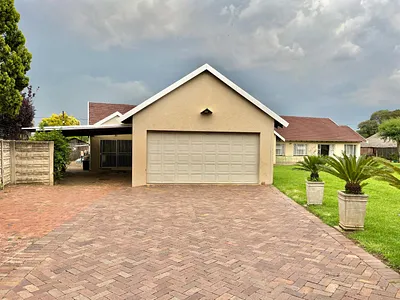 4 Bedroom House For Sale in Boksburg - rVVY.webp