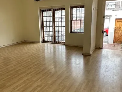 3 Bedroom House For Sale in Cape Town - jylg.webp