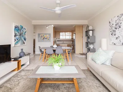 2 Bedroom Apartment For Sale in Cape Town - 3zFk.webp