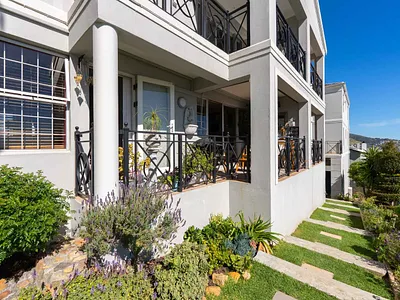 2 Bedroom Apartment For Sale in Devils Peak Estate, Cape Town - j7iV.webp