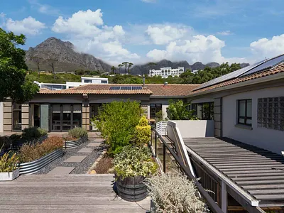 4 Bedroom House For Sale in Cape Town - QQcz.webp