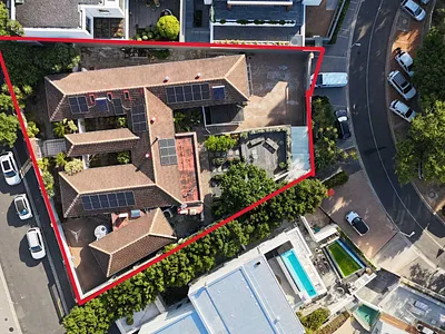 4 Bedroom House For Sale in Cape Town - lPvY.webp