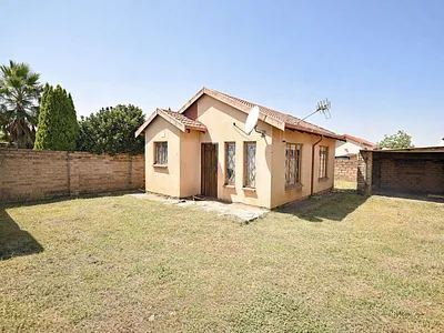 2 Bedroom House For Sale in Chief A. Luthuli Park, Benoni - y5vS.webp
