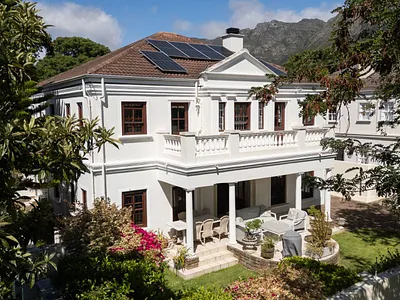 4 Bedroom House For Sale in Cape Town - f3cN.webp