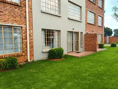 2 Bedroom Apartment For Sale in Boksburg - IF7j.webp