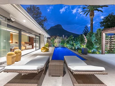 2 Bedroom House For Sale in Cape Town - Qk7H.webp