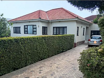 3 Bedroom House For Sale in Cape Town - l0B1.webp