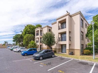 3 Bedroom Apartment For Sale in Blouberg - V1Es.webp