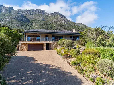 4 Bedroom House For Sale in Hout Bay - K4hk.webp