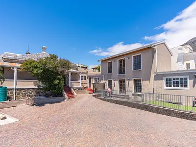 8 Bedroom House For Sale in Cape Town - YXjX.webp