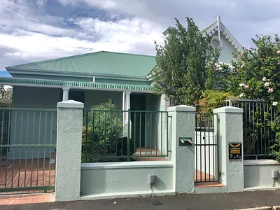 2 Bedroom House To Rent in Cape Town - iWWb.webp