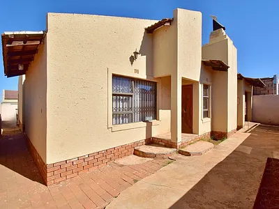 3 Bedroom House For Sale in Boksburg - qrOf.webp