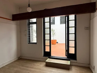 Commercial Property To Rent in Cape Town - xcrI.webp