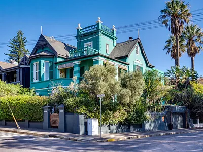 5 Bedroom House For Sale in Cape Town - 1tpM.webp