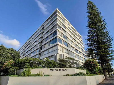 2 Bedroom Apartment For Sale in Cape Town - b9QM.webp